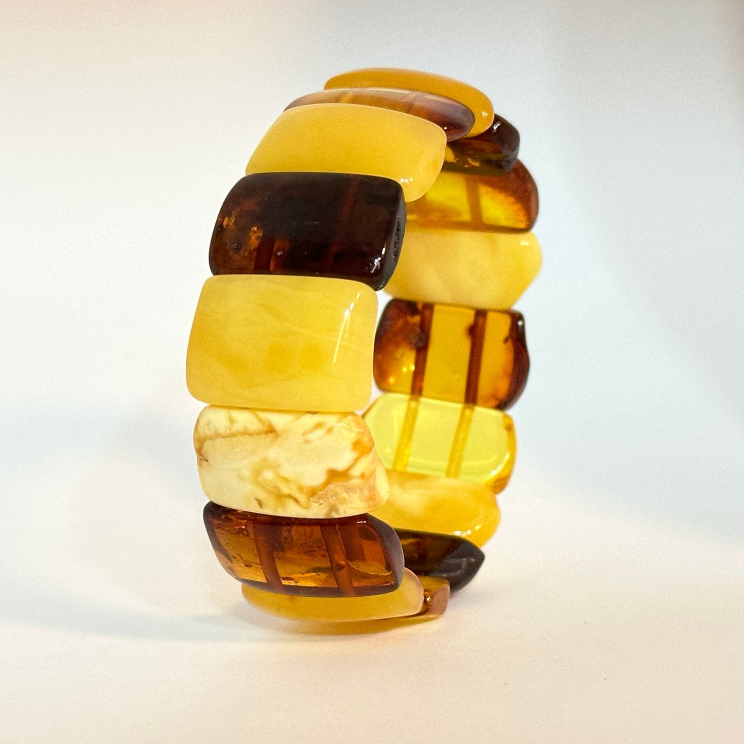 Išskirtinė daugiaspalvė gintaro apyrankė