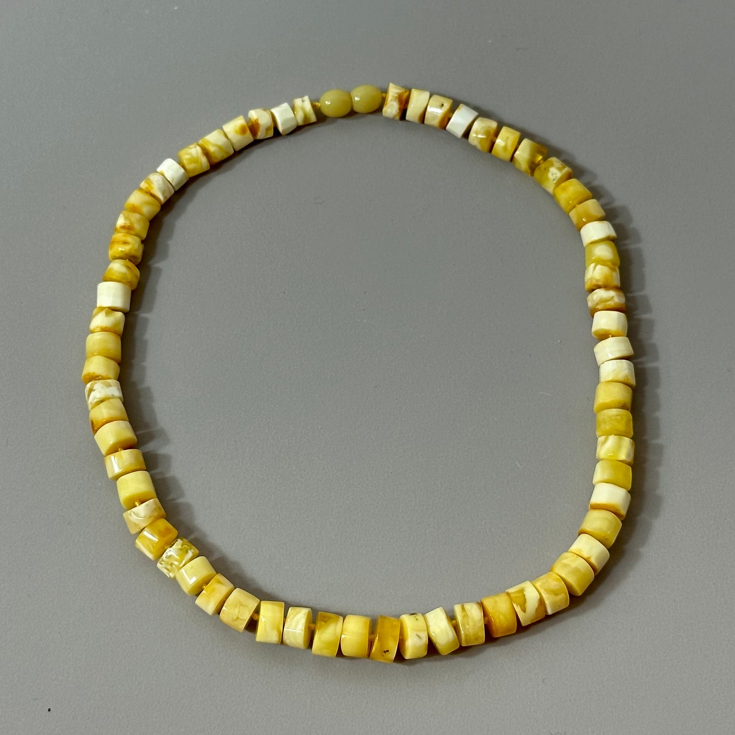 Unisex gintaro karoliai
